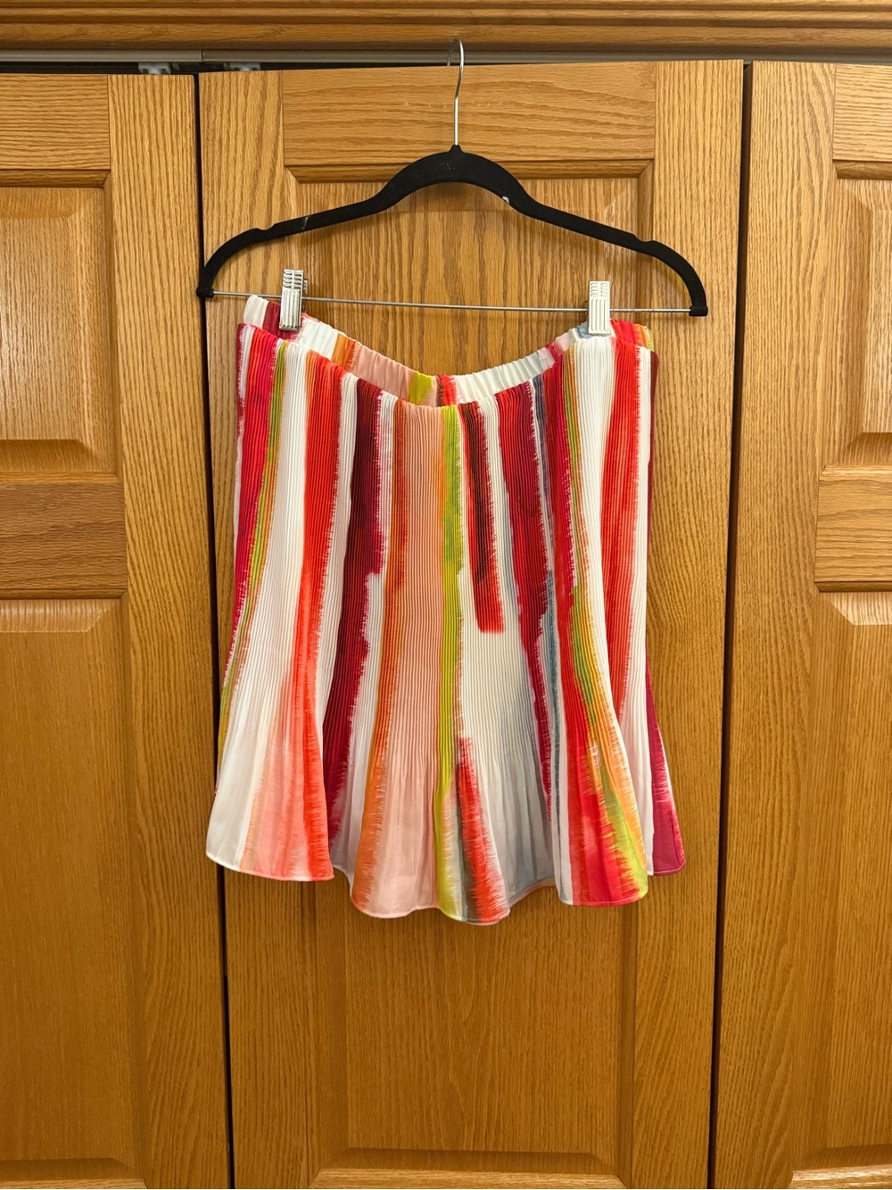 BB Dakota Multicolor Vertical Brushstroke Pleated Top